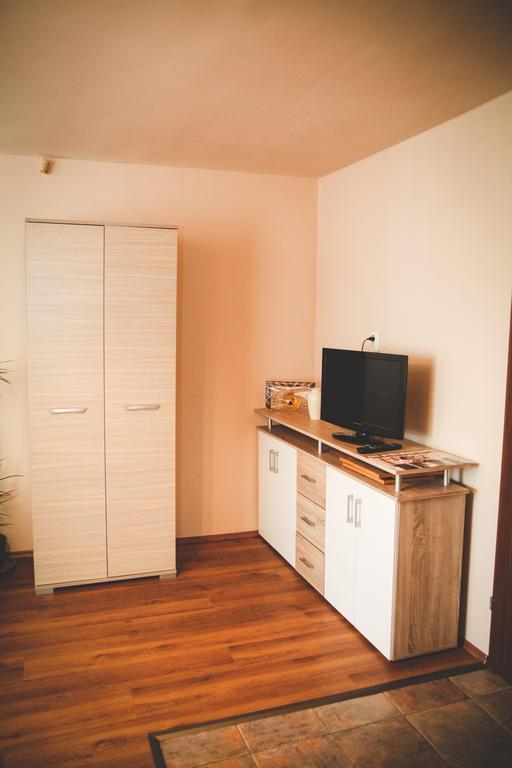 Borostyankert Etterem & Vendeghaz 호텔 Sitke 외부 사진